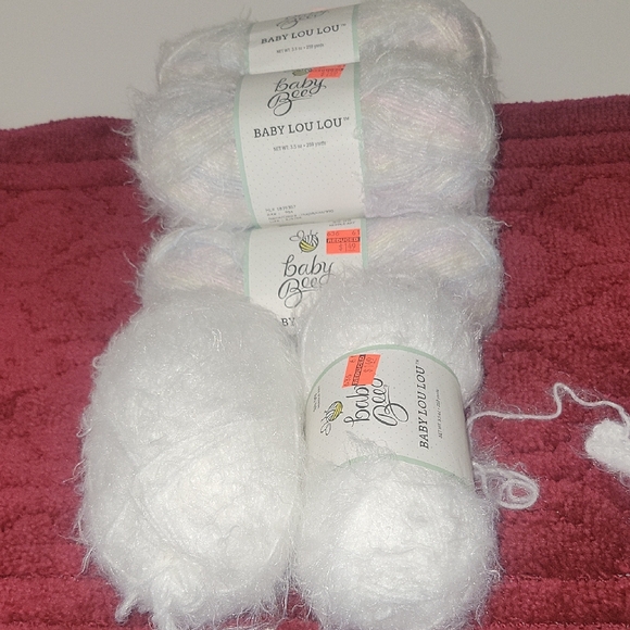 Baby Bee Other - Baby Bee Baby Lou Lou Net Wt 3.5 Oz, 259 Yards Skeins 2 White 5 Hugs&Kiss